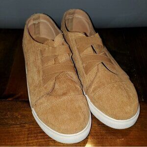 Outwoods Khaki Sneakers Sz 9